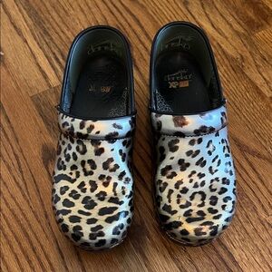 Leopard Print Womens Clogs - Animal Print Slip-On Shoes